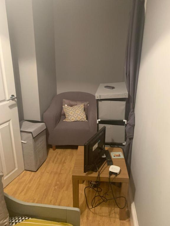 Single or double room in Plumstead - great prices