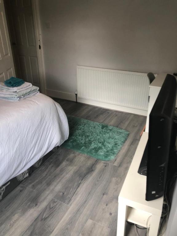 Single or double room in Plumstead - great prices