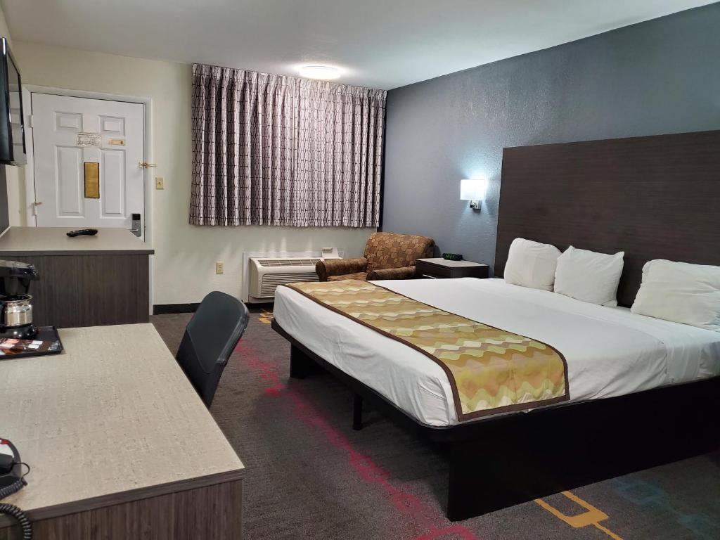 Days Inn by Wyndham Lawton - Kamer Met Kingsize Bed - Niet-Rokers