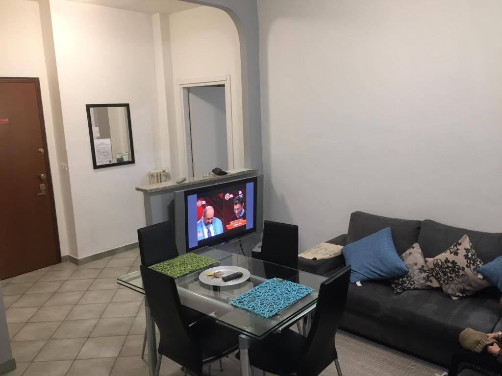 APPARTAMENTO SANTA RITA CORSO COSENZA 1 minuto INALPI ARENA concerti ex Palaalpitour 8 min dal centro 7 Min Ospedale Molinette 6 min Politecnico parcheggio libero gratuito - Housity