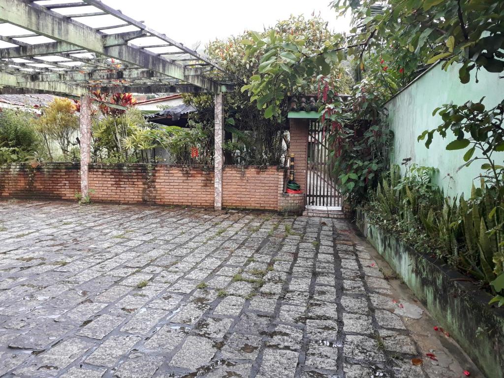  Quartos próximo ao centro de Ilhabela