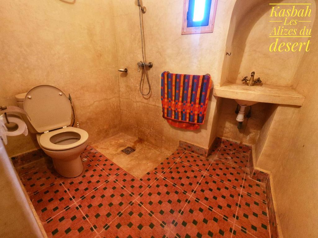 Kasbah Les Alizes Du Desert - Triple Room With Private Bathroom