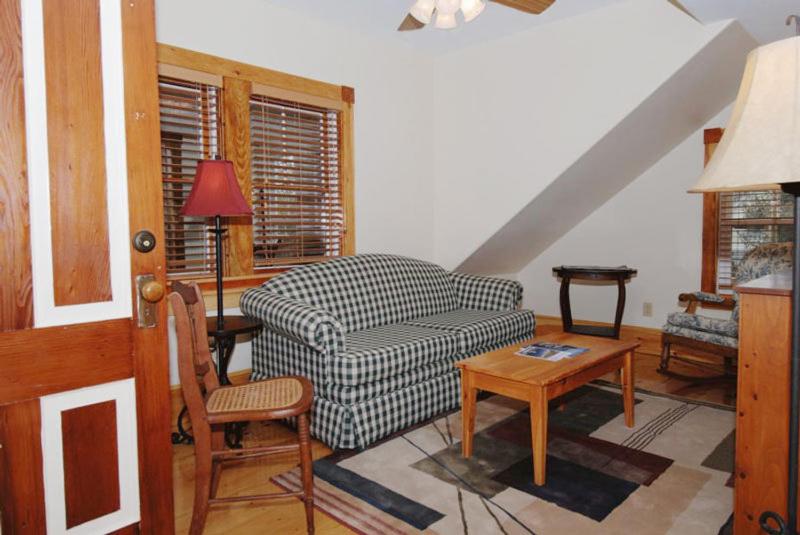 Beach Cottage Inn - Suite Queen Con Sofá Cama