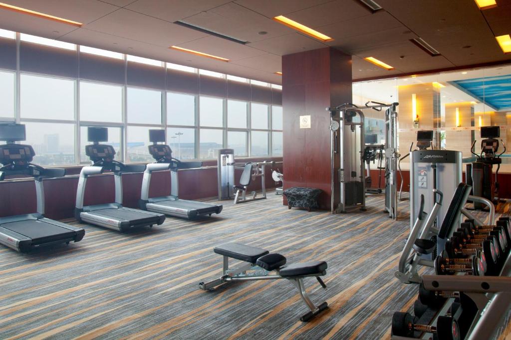 Fitness centrum a/nebo fitness zařízení v ubytování Crowne Plaza Xiangyang by IHG