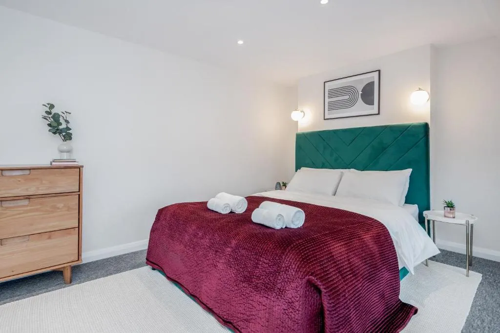 Stunning 2 Bedroom Duplex Apt in Center of Camden!, Londra, Marea Britanie