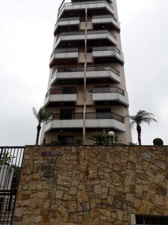  APTO GUARUJA-TOMBO 400 M da PRAIA