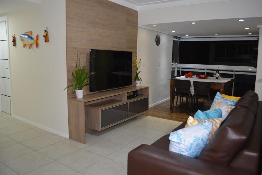 Sun Paradise - JTR - Three-Bedroom Apartment