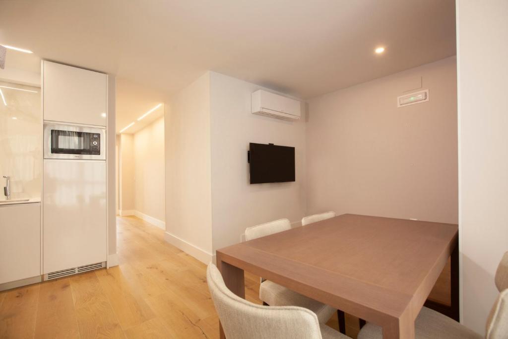Kuchyňa alebo kuchynka v ubytovaní Apartamentos Reina Victoria