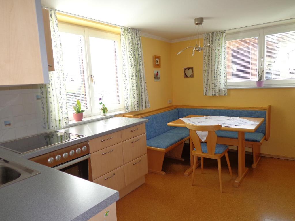 Kuchyň nebo kuchyňský kout v ubytování Haus Bergliebe