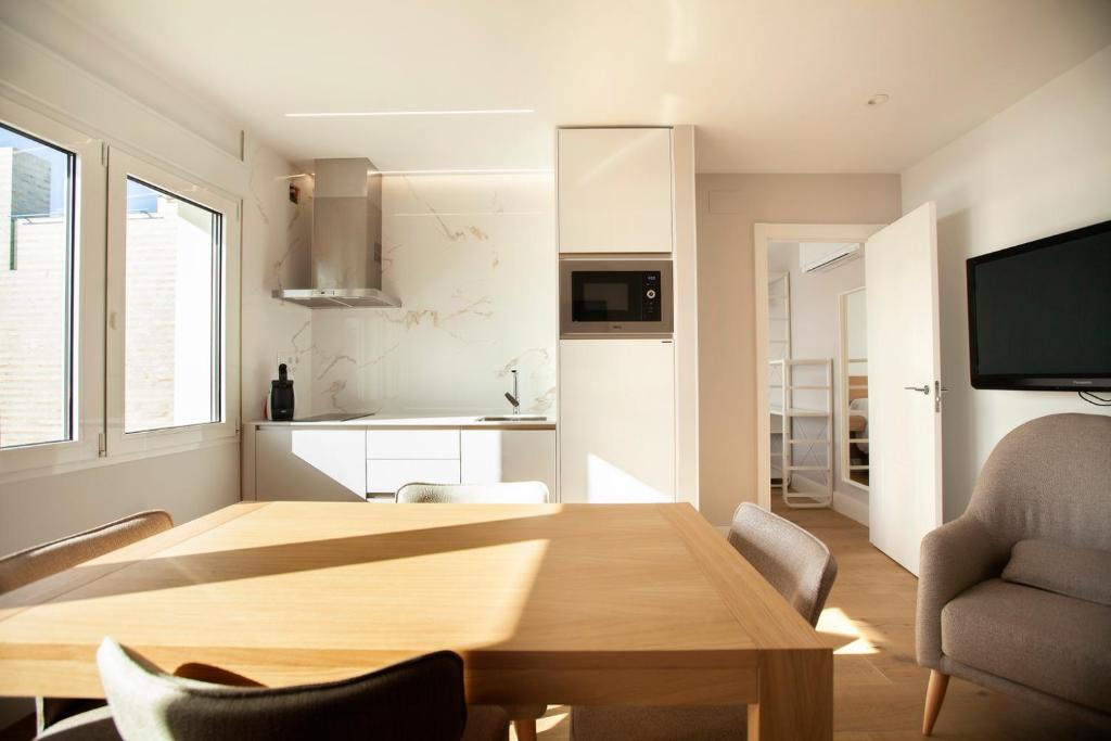 Kuchyňa alebo kuchynka v ubytovaní Apartamentos Reina Victoria