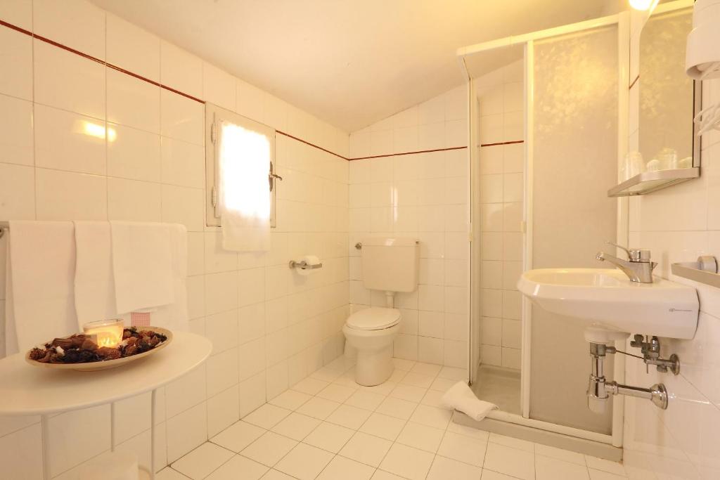Koupelna v ubytování Hotel Bavaria