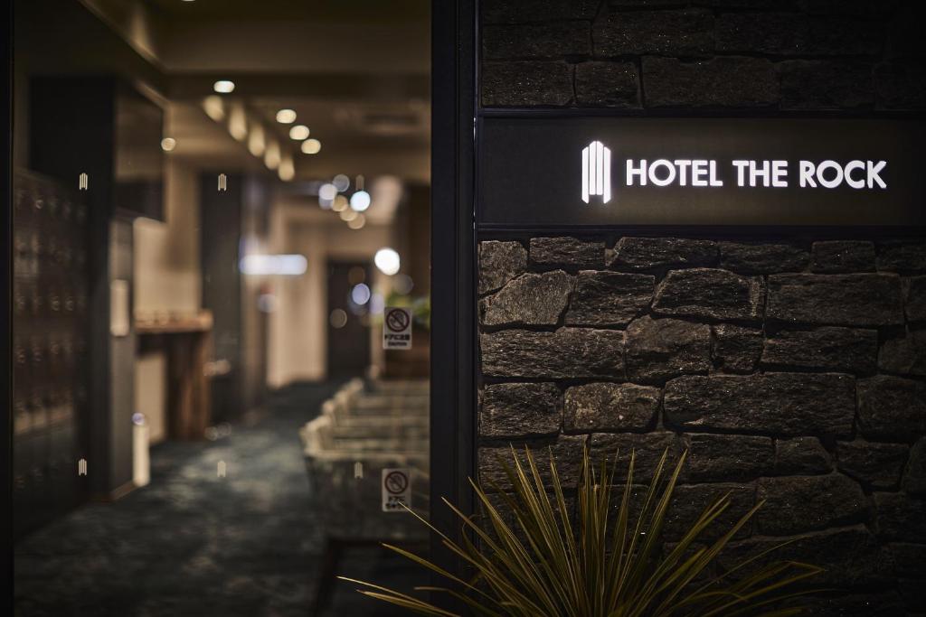 Certifikát, hodnocení, plakát nebo jiný dokument vystavený v ubytování HOTEL THE ROCK