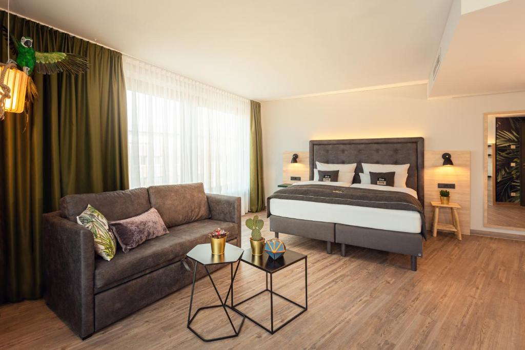 Holiday Inn - the niu, Crusoe Bremen Airport by IHG - Resim 6