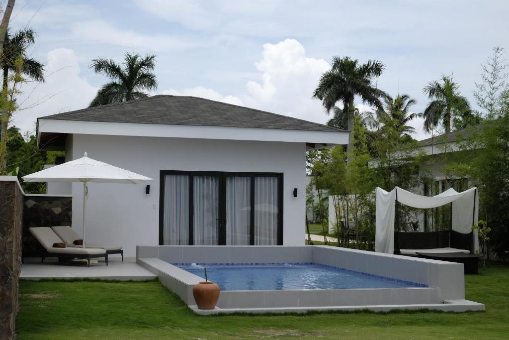 Bazén v ubytování Kandaya Resort nebo v jeho okolí
