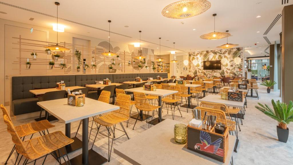 Holiday Inn - the niu, Crusoe Bremen Airport by IHG - Resim 28