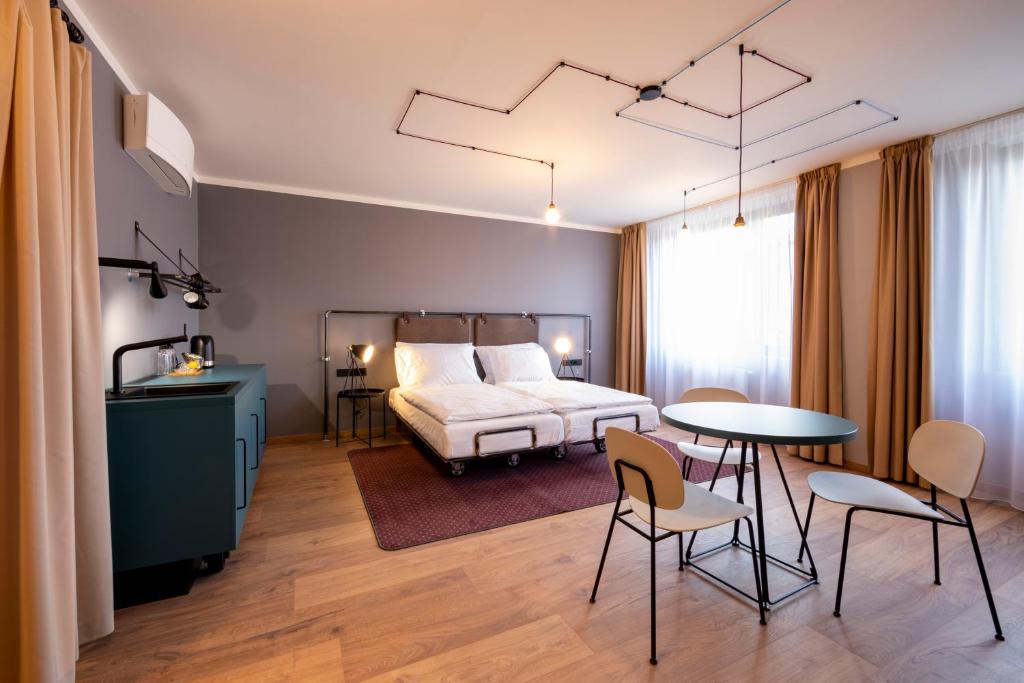 Miss Sophie's Downtown - Resim 4