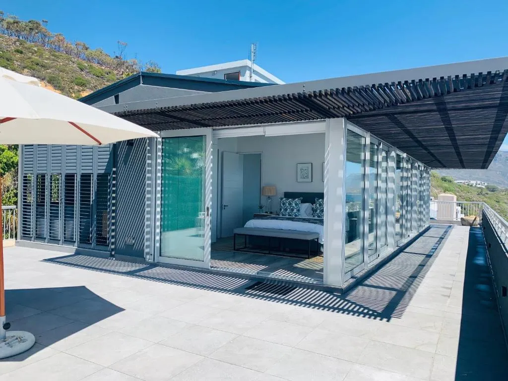 First Beach Penthouse , 57 Victoria Road , Clifton, Cape Town, Africa de Sud