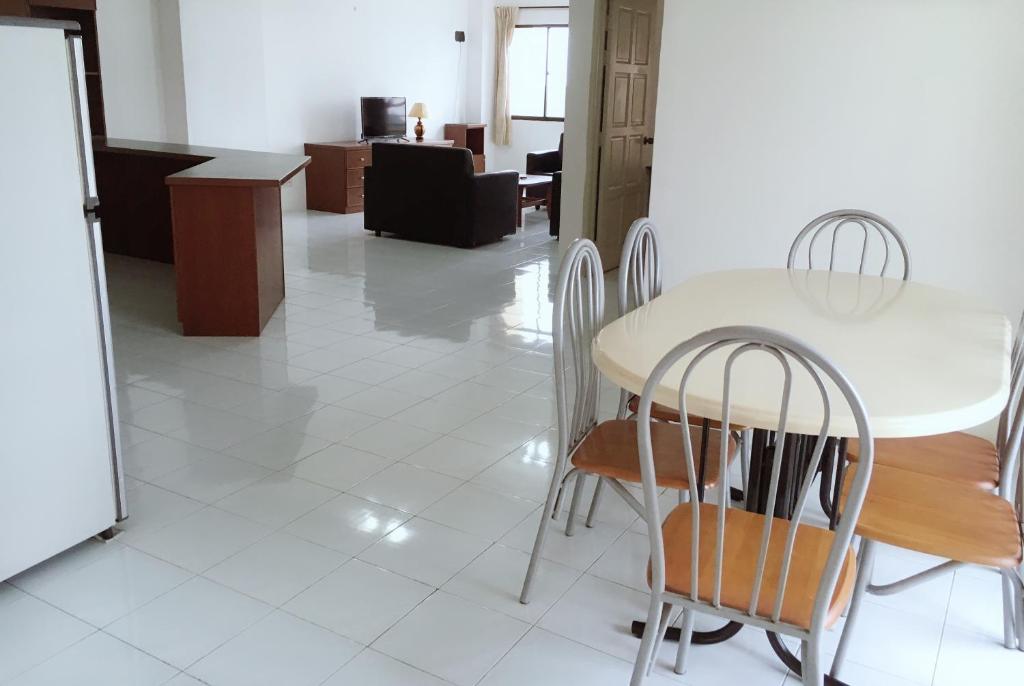 Kuchyň nebo kuchyňský kout v ubytování Dindings Pantai Desair Apartment By DPD