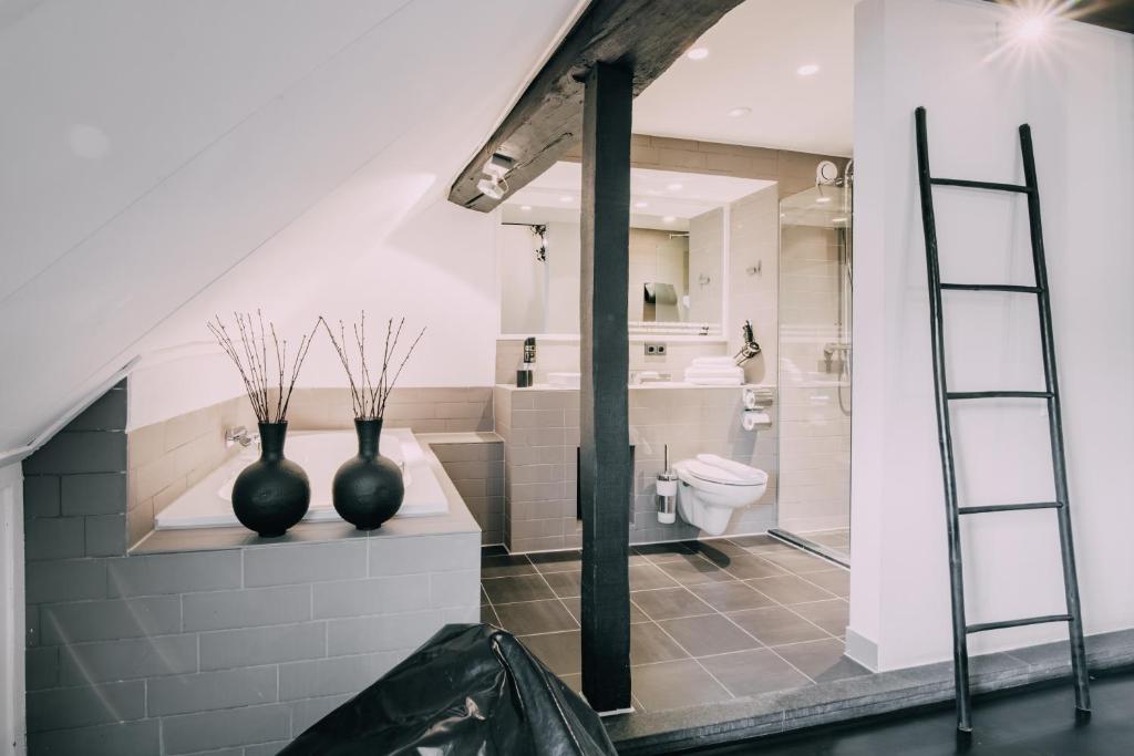 Hotel Trash Deluxe - Resim 3