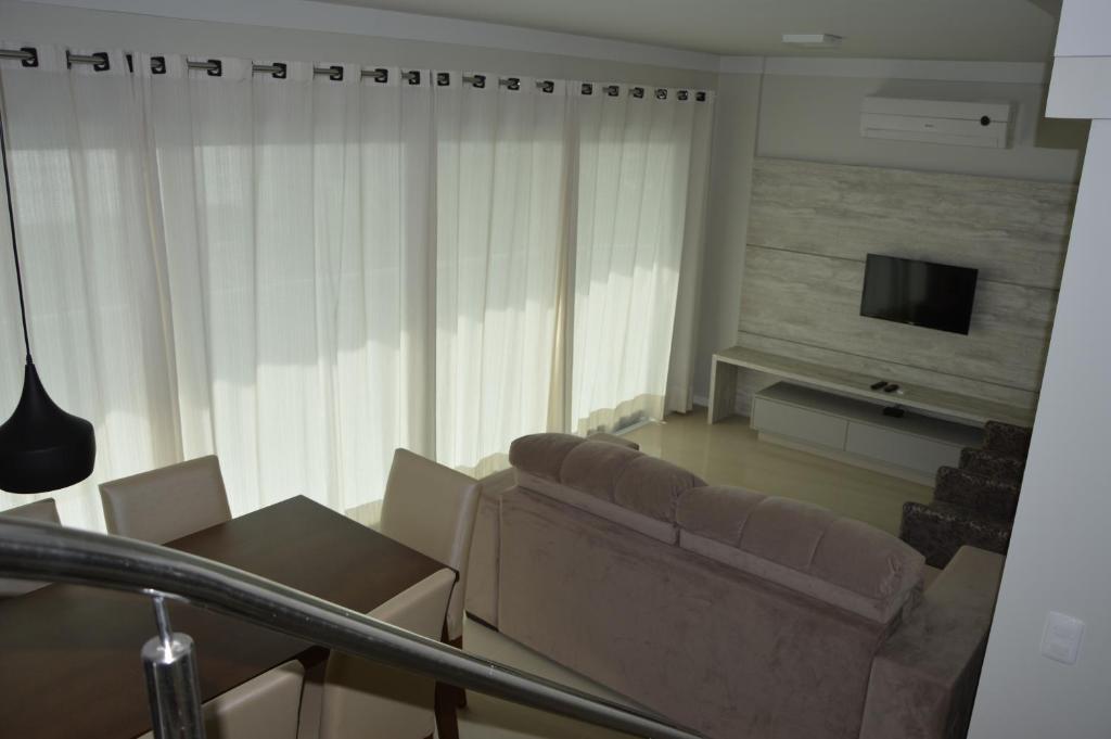  Belíssima cobertura 3 suítes com vista para o mar