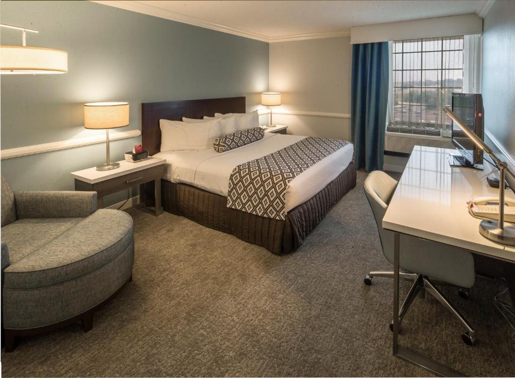 Crowne Plaza Hotel and Suites Pittsburgh South, an IHG Hotel - 