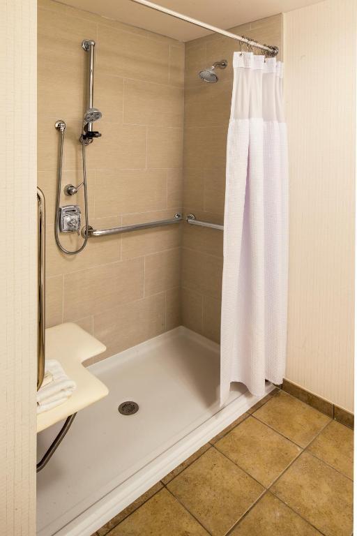 Crowne Plaza Hotel and Suites Pittsburgh South, an IHG Hotel - 