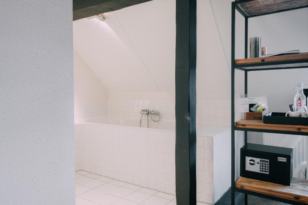 Koupelna v ubytování Hotel Trash Deluxe