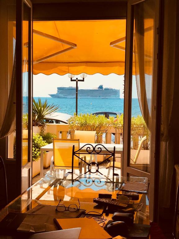 Appartement Plage du Midi , Cannes, France - 15 Commentaires clients .  Réservez votre hôtel dès maintenant ! - Booking.com