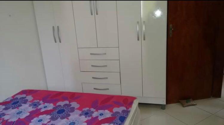  Locação de temporada apartamento em Mongaguá