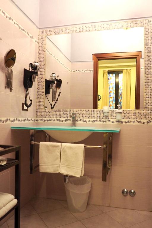 Łazienka w obiekcie Hotel Ester
