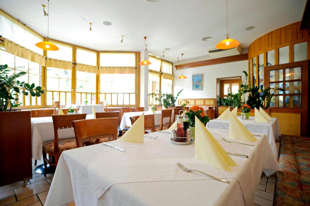 Restaurace v ubytování Guest House Arvaj