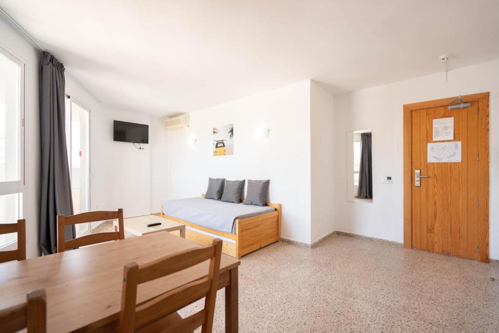 TV a/nebo společenská místnost v ubytování Magalluf Playa Apartments - Adults Only
