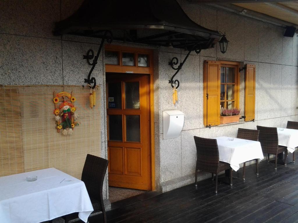 Restaurace v ubytování Guest House Arvaj