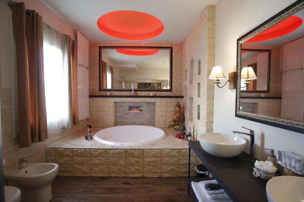 Koupelna v ubytování Luxury Suite