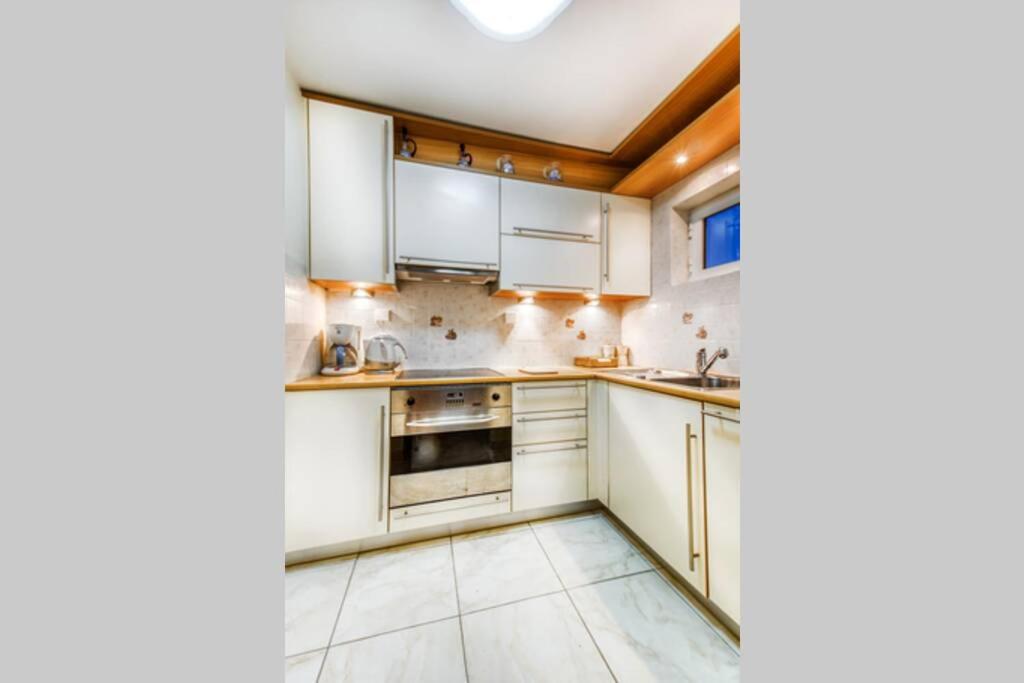 Kép Bright apartment in Glyfada close to the sea szállásáról Athénban a galériában