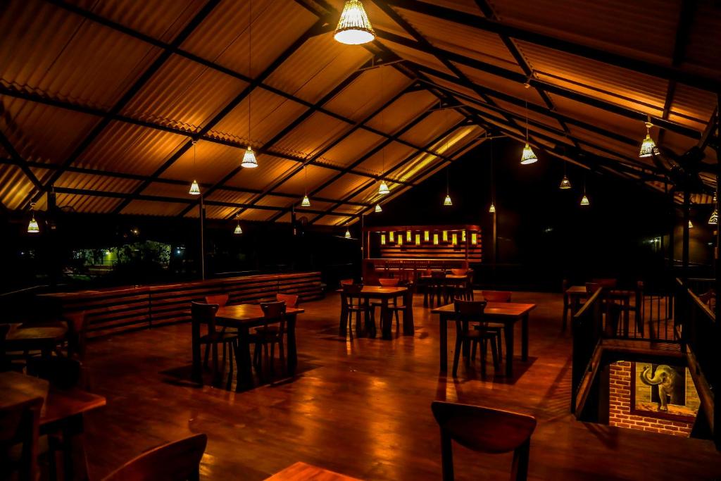 Restaurace v ubytování Doola River Edge