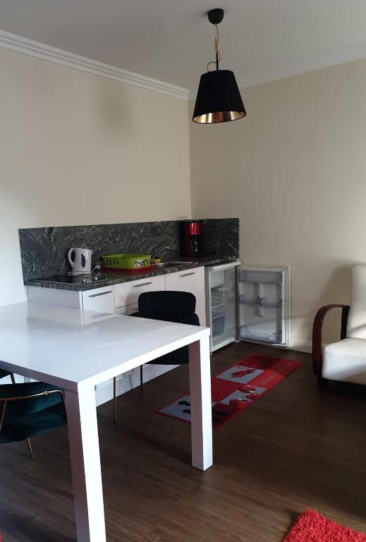 Photo from Éjjeli Bagoly Étterem és Panzió in  Budapest, , Hungary