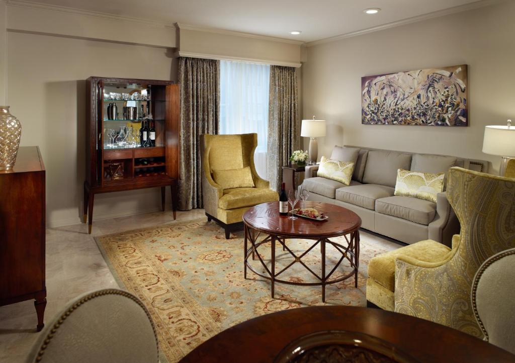 Omni Royal Orleans Hotel - Luxus Pontchartrain Suite - 1 Kingsize -Bett