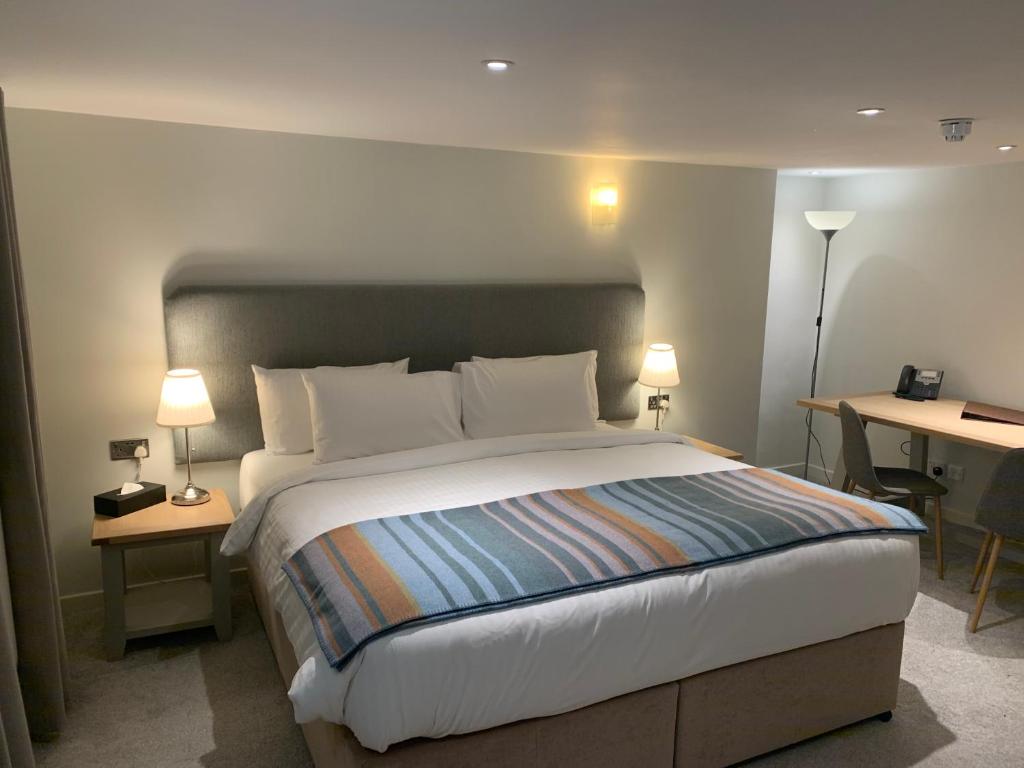 Llanerch Vineyard Hotel - 