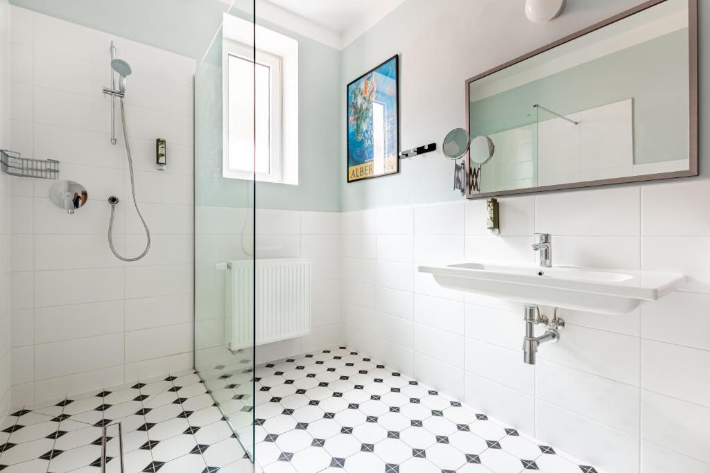 Boutique Hotel SwissHouse - 16