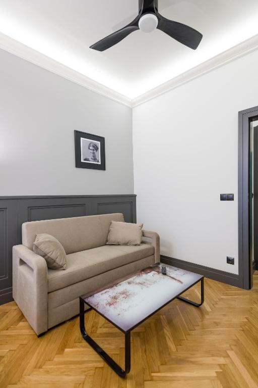 Posedenie v ubytovaní LUXURY Apartment at the Main Square