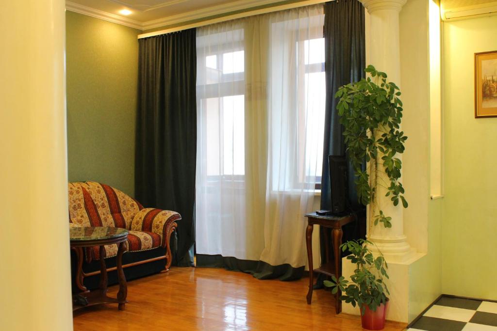 Центр Печерск метро Зверинецкая Дружбы Народов - Studio Apartment