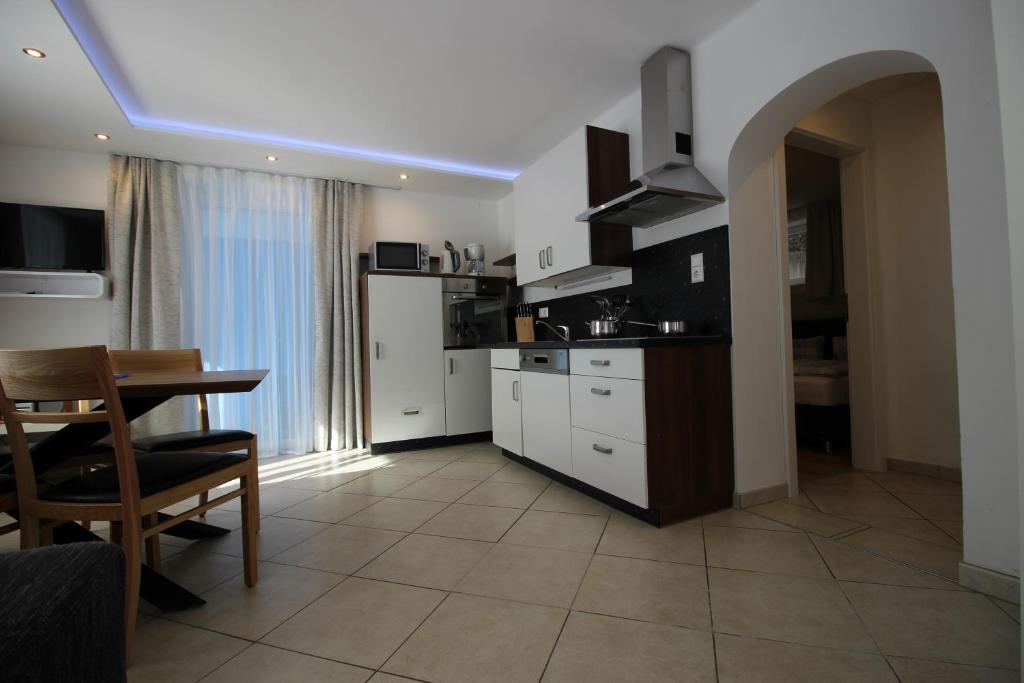 Kuchyň nebo kuchyňský kout v ubytování Appartementhaus Lercher