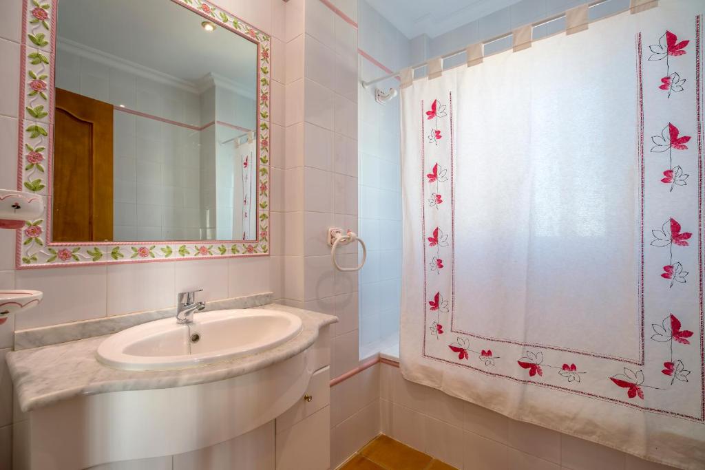 Łazienka w obiekcie Chalet adosado Atalaya P