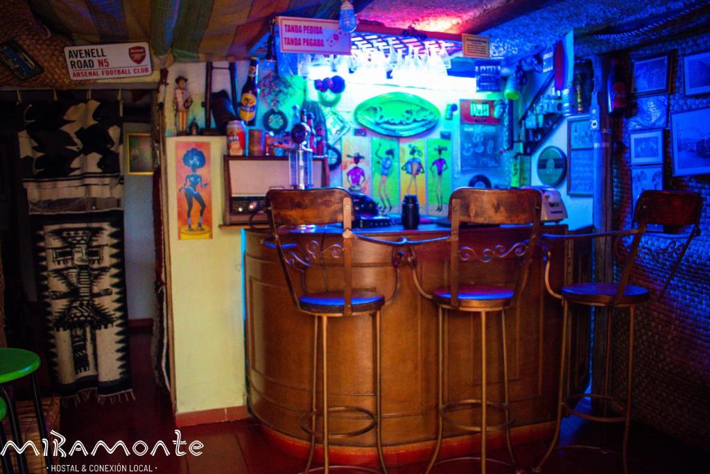 Lounge nebo bar v ubytování Miramonte Hostal