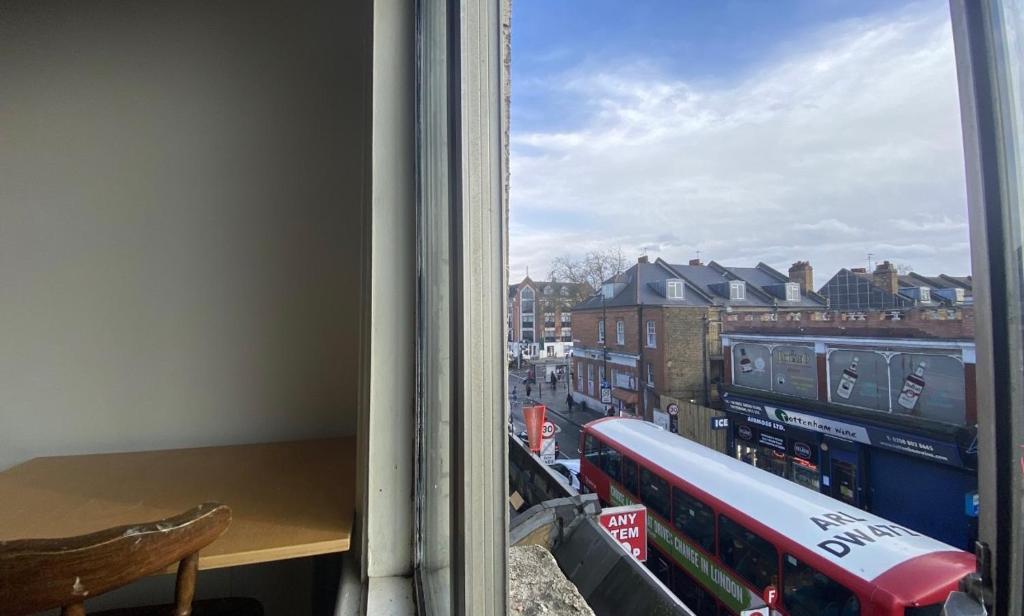 Lovely Modern Triple Shared Room Central Location
