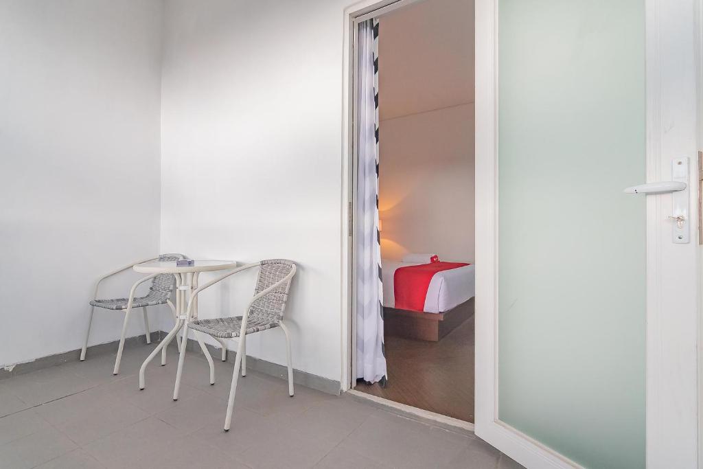 Fotografie z fotogalerie ubytování RedDoorz Premium @ Hotel Hebat v destinaci Bandung
