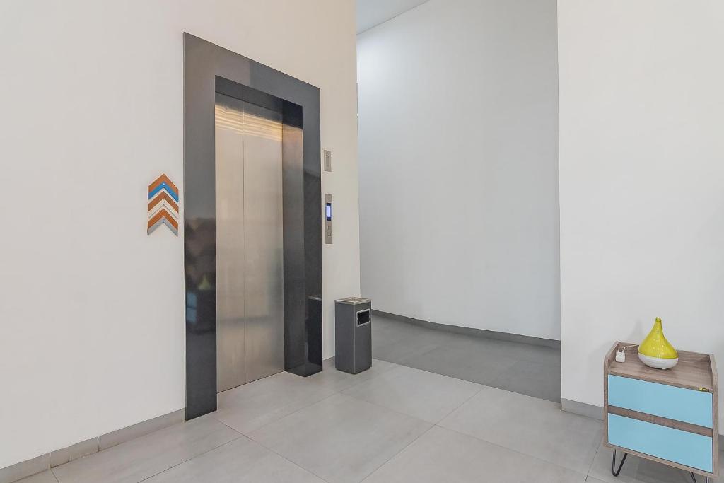 Fotografie z fotogalerie ubytování RedDoorz Premium @ Hotel Hebat v destinaci Bandung