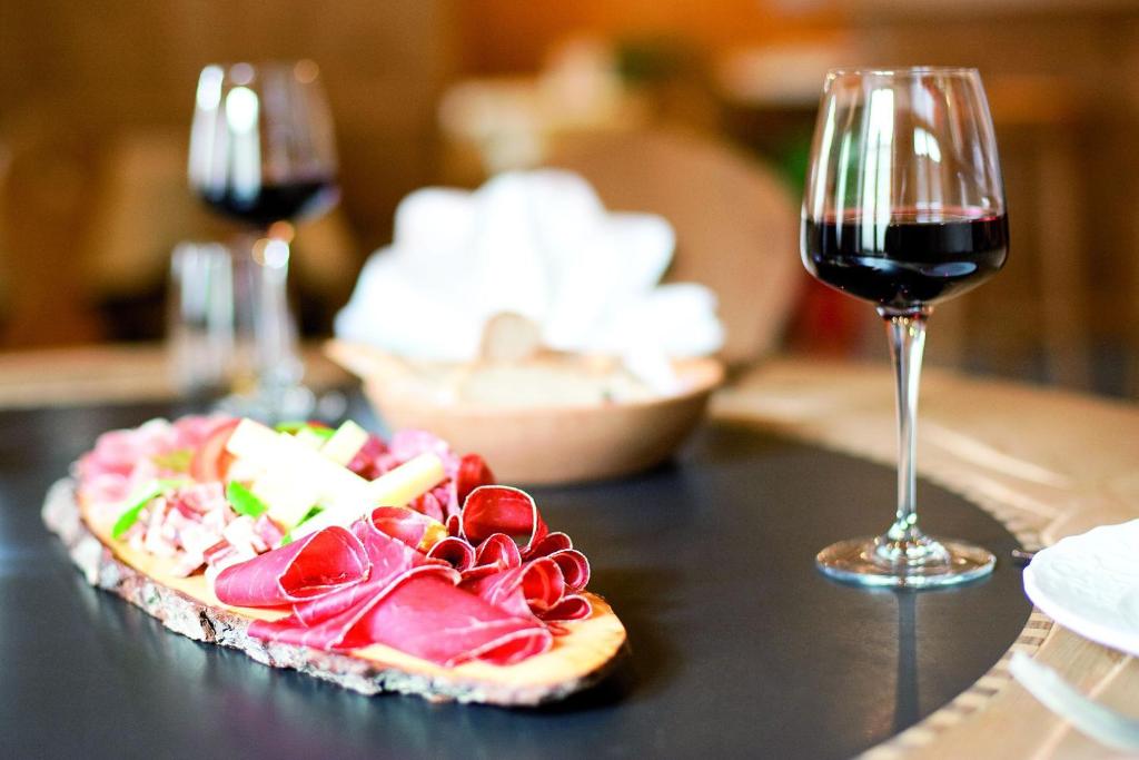 Cibo presso la locanda o nelle vicinanze