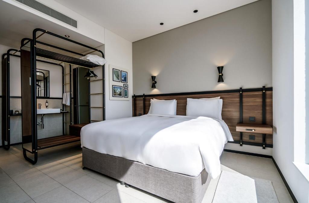 FORM Hotel Al Jaddaf, Dubai, a Member of Design Hotels - Ideal King Room With City View